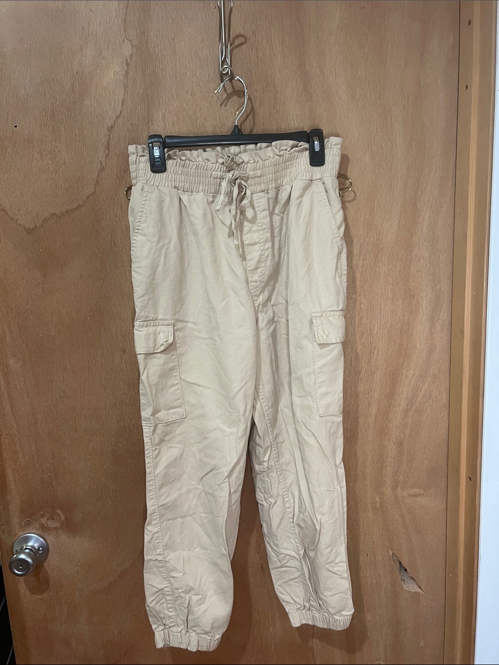 Vanilla Star Cream Cargo Jogger Pants size large